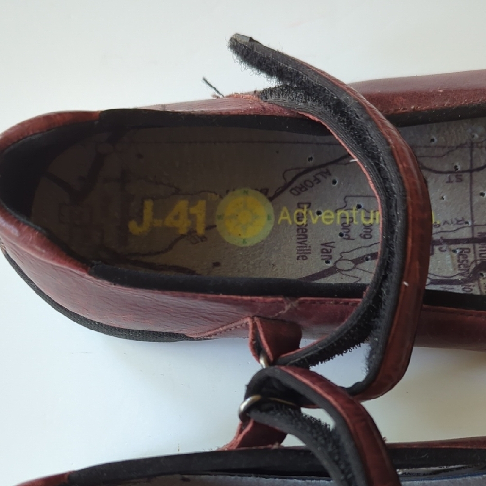 J-41 Women's Burgundy Mary Jane Flats - Picture 3 of 7
